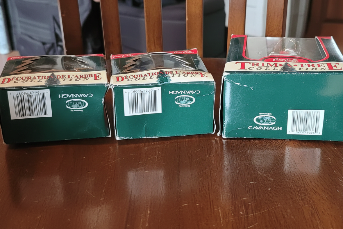 Lote de artículos coleccionables vintage de Coca-Cola: carteles, botellas y recuerdos