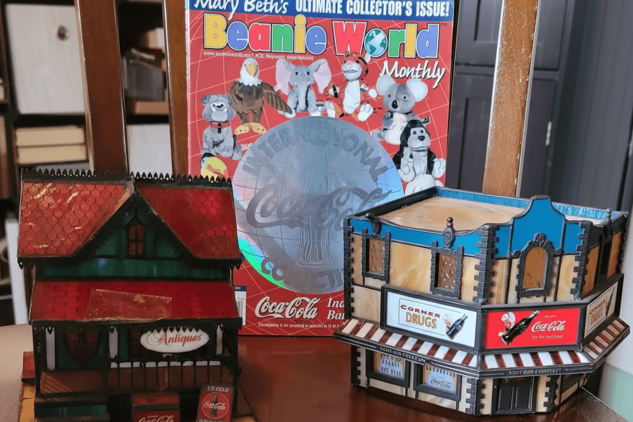 Lote de artículos coleccionables vintage de Coca-Cola: carteles, botellas y recuerdos